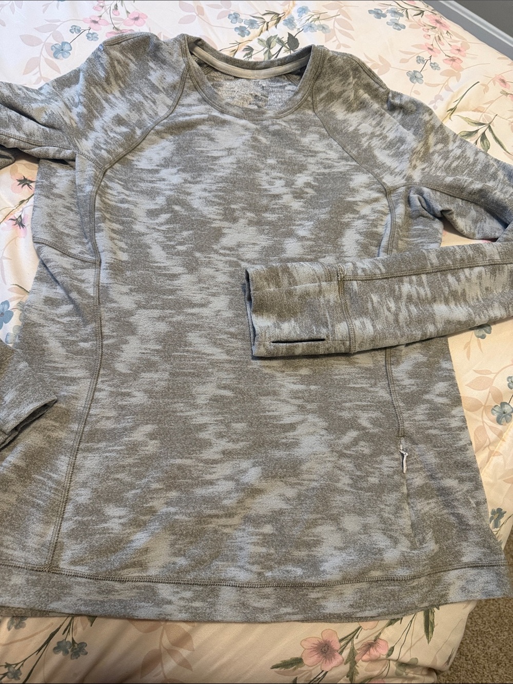 lululemon athletica women’s it’s rulu run long sleeve in grey jacquard size 8